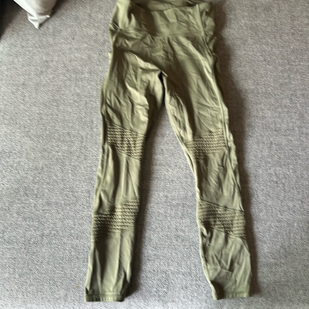 Green Fabletics leggings